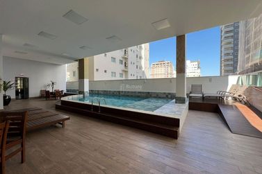 Apartamento &agrave; venda - 123m&sup2; - Meia Praia