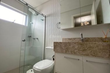 Apartamento &agrave; venda - 190m&sup2; - Meia Praia
