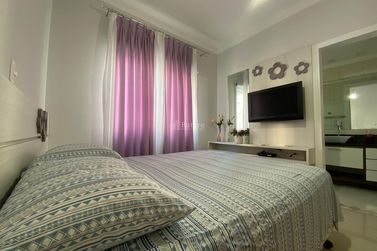 Apartamento &agrave; venda - 143m&sup2; - Meia Praia