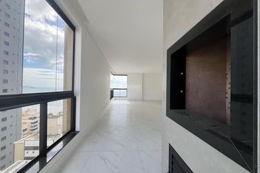 Apartamento &agrave; venda - 129m&sup2; - Meia Praia