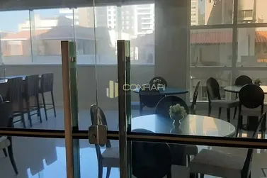 Apartamento &agrave; venda - 128m&sup2; - Meia Praia