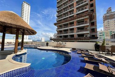 Apartamento &agrave; venda - 135m&sup2; - Meia Praia