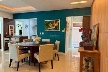 Apartamento &agrave; venda - 227m&sup2; - Centro