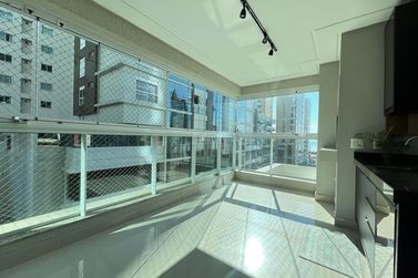 Apartamento &agrave; venda - 166m&sup2; - Meia Praia