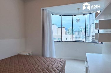 Apartamento para alugar - 172m&sup2; - Meia Praia