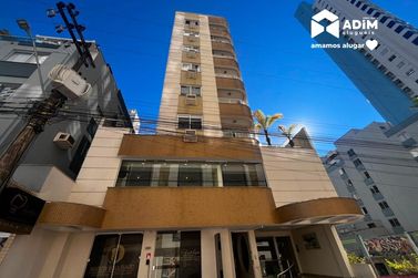 Apartamento para alugar - 83m&sup2; - Centro
