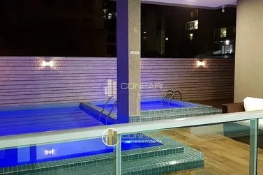 Apartamento &agrave; venda - 130m&sup2; - Meia Praia