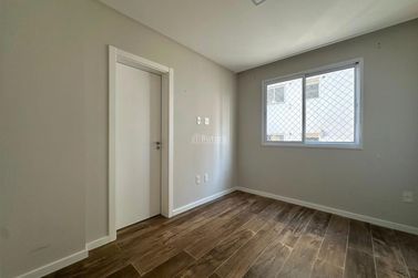 Apartamento &agrave; venda - 125m&sup2; - Meia Praia