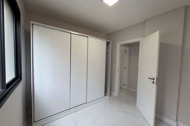 Apartamento &agrave; venda - 102m&sup2; - Meia Praia