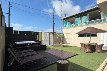 Casa &agrave; venda - 340m&sup2; - Meia Praia