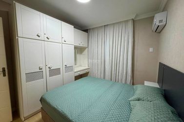 Apartamento &agrave; venda - 213m&sup2; - Meia Praia