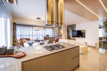 Apartamento &agrave; venda - 168m&sup2; - Meia Praia
