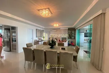Apartamento &agrave; venda - 234m&sup2; - Meia Praia