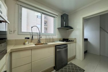 Apartamento &agrave; venda - 171m&sup2; - Meia Praia