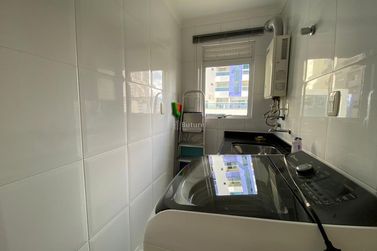 Apartamento &agrave; venda - 143m&sup2; - Meia Praia