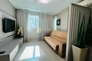 Apartamento &agrave; venda - 117m&sup2; - Meia praia