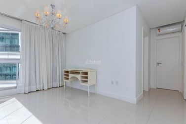 Apartamento &agrave; venda - 270m&sup2; - Meia Praia