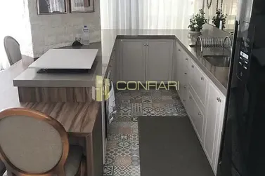 Apartamento &agrave; venda - 135m&sup2; - Meia Praia