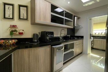 Apartamento &agrave; venda - 138m&sup2; - Centro