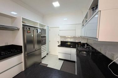 Apartamento &agrave; venda - 420m&sup2; - Meia Praia