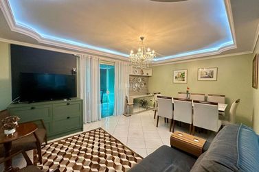 Apartamento &agrave; venda - 107m&sup2; - Meia Praia