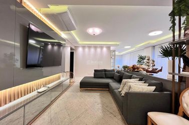 Apartamento &agrave; venda - 320m&sup2; - Meia Praia