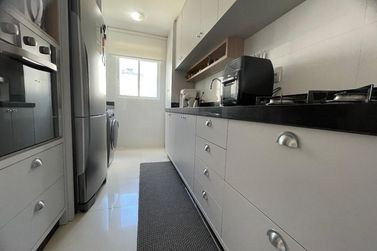 Apartamento &agrave; venda - 82m&sup2; - Meia Praia