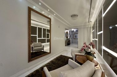 Apartamento &agrave; venda - 240m&sup2; - Meia Praia
