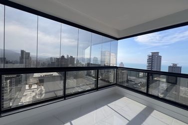 Apartamento &agrave; venda - 206m&sup2; - Meia Praia