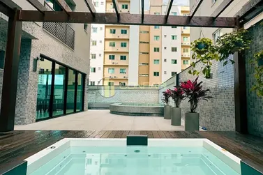 Apartamento &agrave; venda - 114m&sup2; - Meia Praia