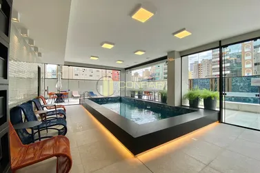 Apartamento &agrave; venda - 202m&sup2; - Meia Praia