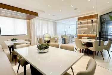 Apartamento &agrave; venda - 130m&sup2; - Meia Praia
