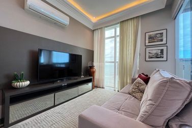 Apartamento &agrave; venda - 168m&sup2; - Meia Praia