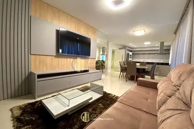Apartamento &agrave; venda - 143m&sup2; - Meia Praia