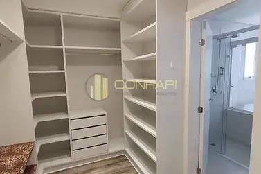 Apartamento &agrave; venda - 213m&sup2; - Meia Praia