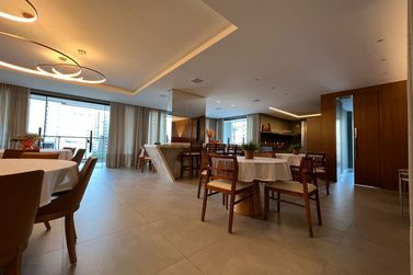 Apartamento &agrave; venda - 124m&sup2; - Meia Praia