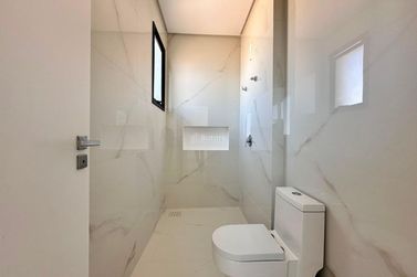 Apartamento &agrave; venda - 198m&sup2; - Meia Praia