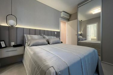 Apartamento &agrave; venda - 137m&sup2; - Meia Praia