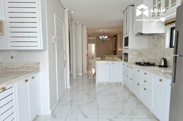 Apartamento para alugar - 93m&sup2; - Meia Praia