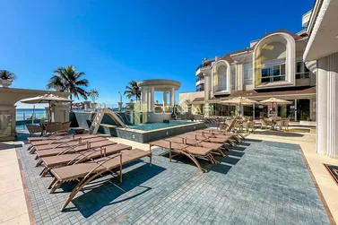Apartamento &agrave; venda - 190m&sup2; - Meia Praia