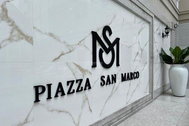 Apartamento &agrave; venda - 130m&sup2; - Meia Praia