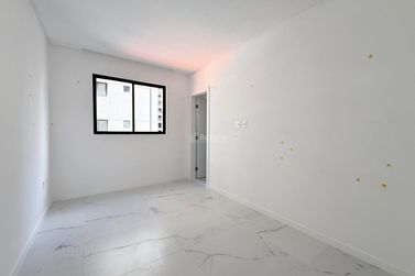 Apartamento &agrave; venda - 160m&sup2; - Meia Praia
