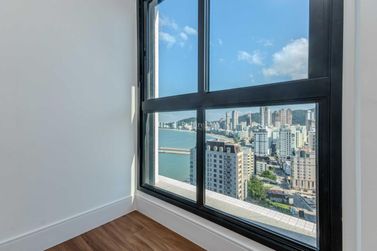 Apartamento &agrave; venda - 180m&sup2; - Centro