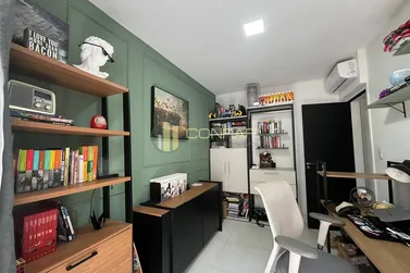 Apartamento &agrave; venda - 120m&sup2; - Meia praia