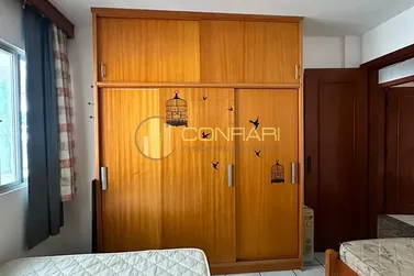 Apartamento para alugar - 70m&sup2; - Meia Praia