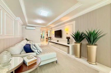 Apartamento &agrave; venda - 180m&sup2; - Meia Praia