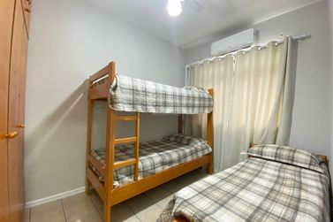 Apartamento &agrave; venda - 110m&sup2; - Meia Praia