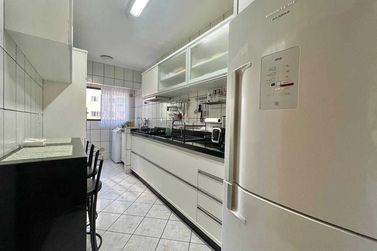 Apartamento &agrave; venda - 140m&sup2; - Meia Praia