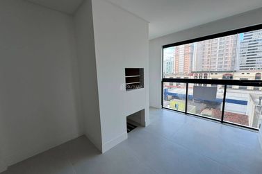 Apartamento &agrave; venda - Meia Praia