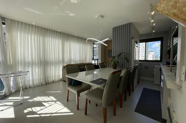 Apartamento &agrave; venda - 99m&sup2; - Meia Praia